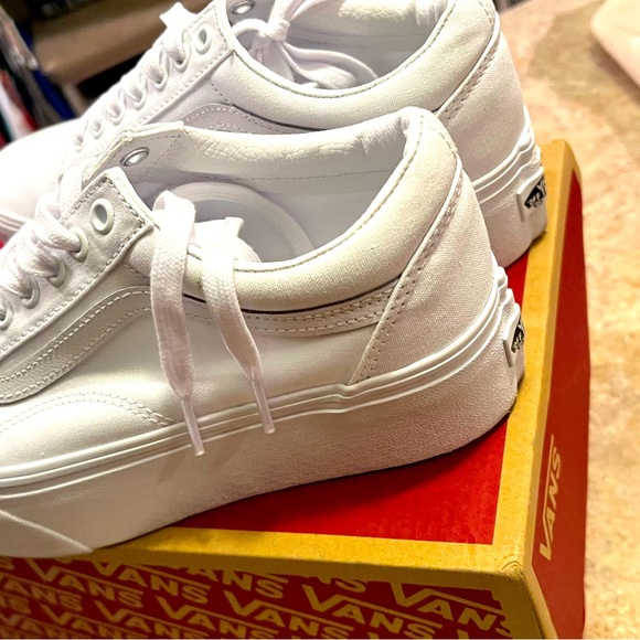 New with box - Picture 1 of 3